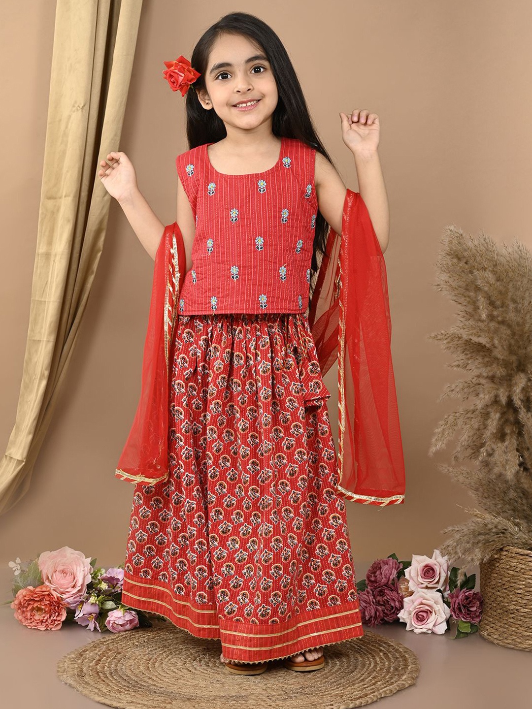 

Here&Now X Kinder Kids Girls Printed Thread Work Ready to Wear Lehenga & Blouse With Dupatta, Red