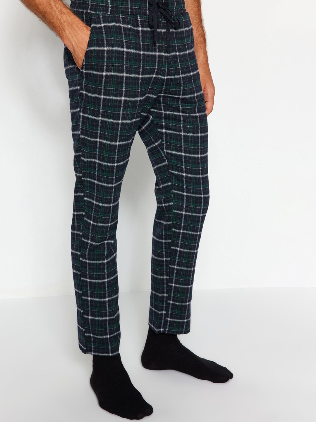 

Trendyol Men Checked Lounge Pants, Green