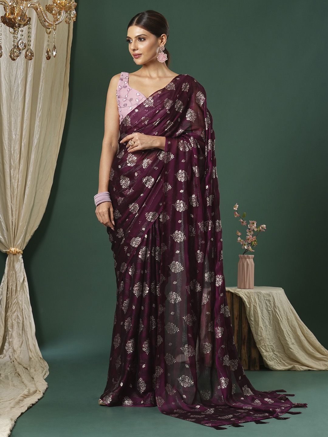 

KALINI Ethnic Motifs Printed Saree, Magenta