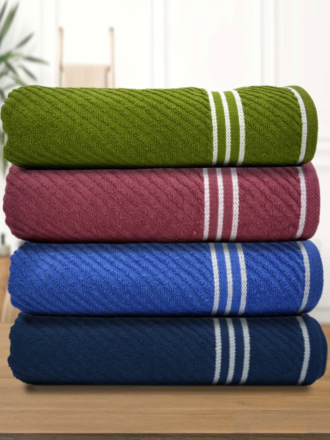 

Aura Athom Living Green & Burgundy 4 Pieces Striped 400 GSM Bath Towel