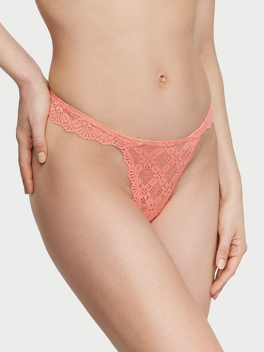 

Victoria's Secret Low-Rise Thong Briefs 112358630MIZ, Orange