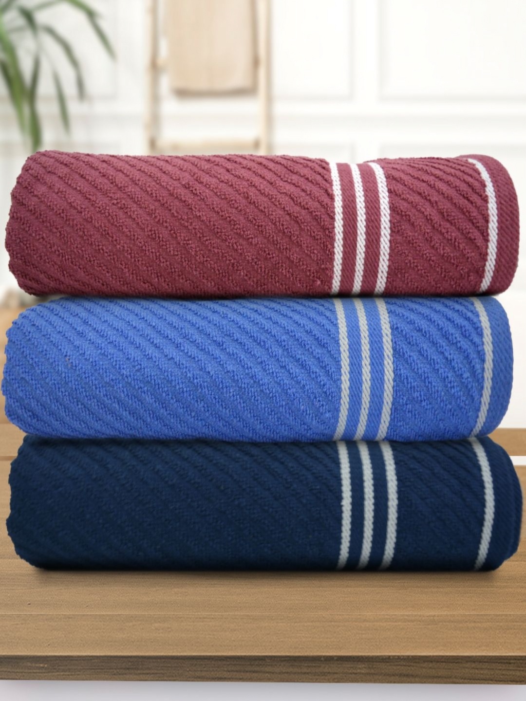 

Aura Burgundy & Blue 3 Pieces Cotton 400 GSM Bath Towel