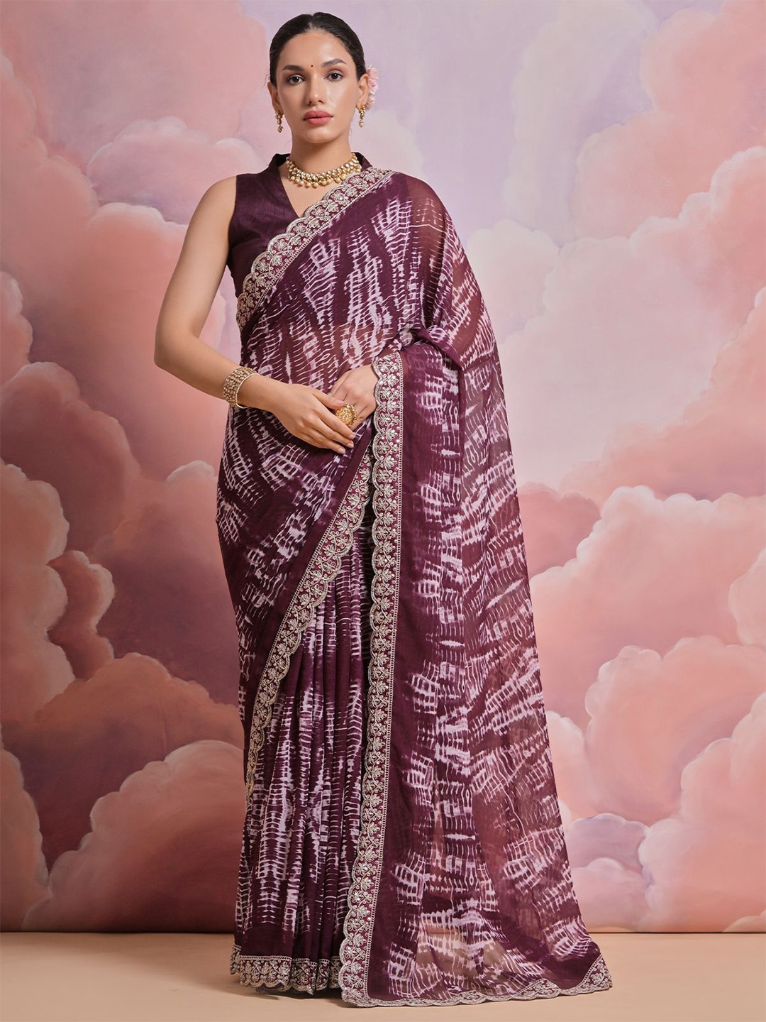 

ODETTE Abstract Printed Saree With Blouse Piece, Purple