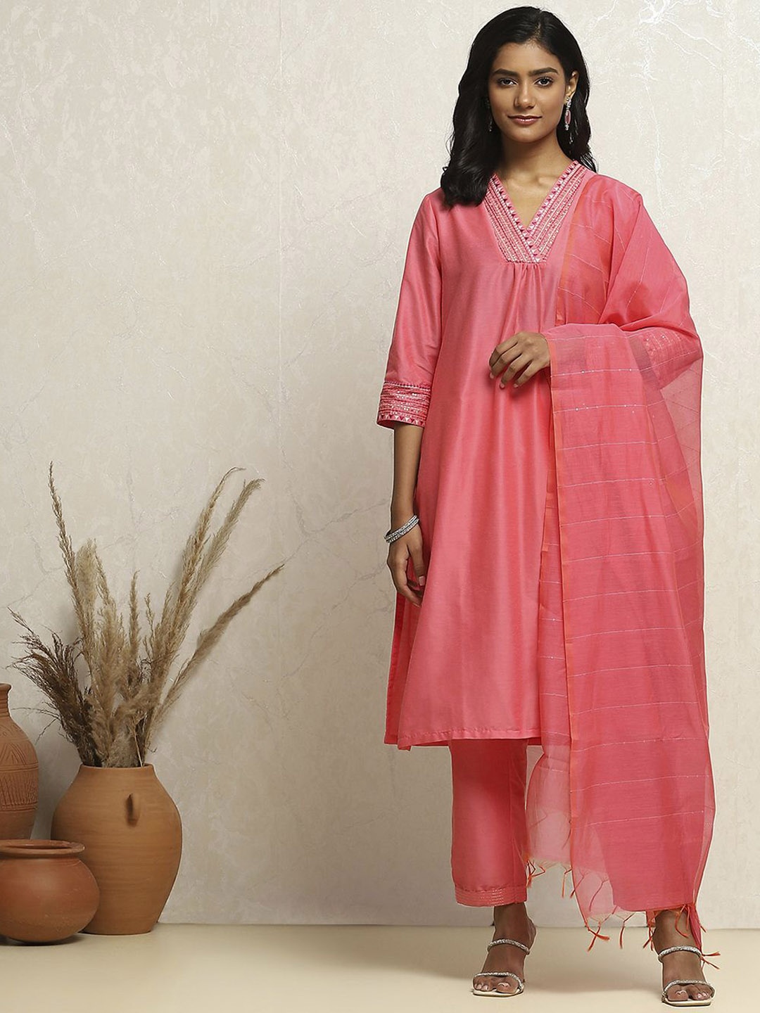 

Biba V-Neck Regular Thread Work Straight Kurta with Palazzos & Dupatta, Pink