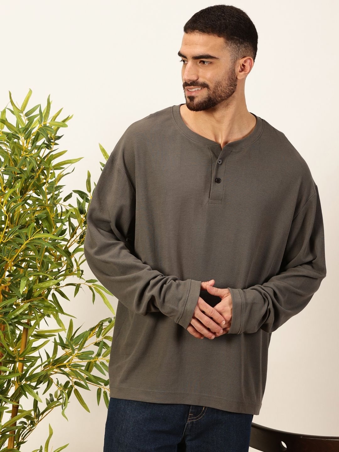 

THE HOLLANDER Men Solid Henley Neck Cotton Oversized T-shirt, Grey