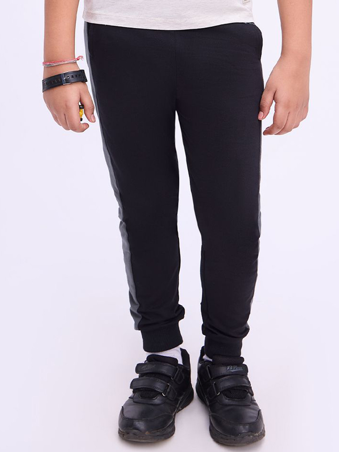 

Bombay High Boys Cotton Mid Rise Joggers, Black