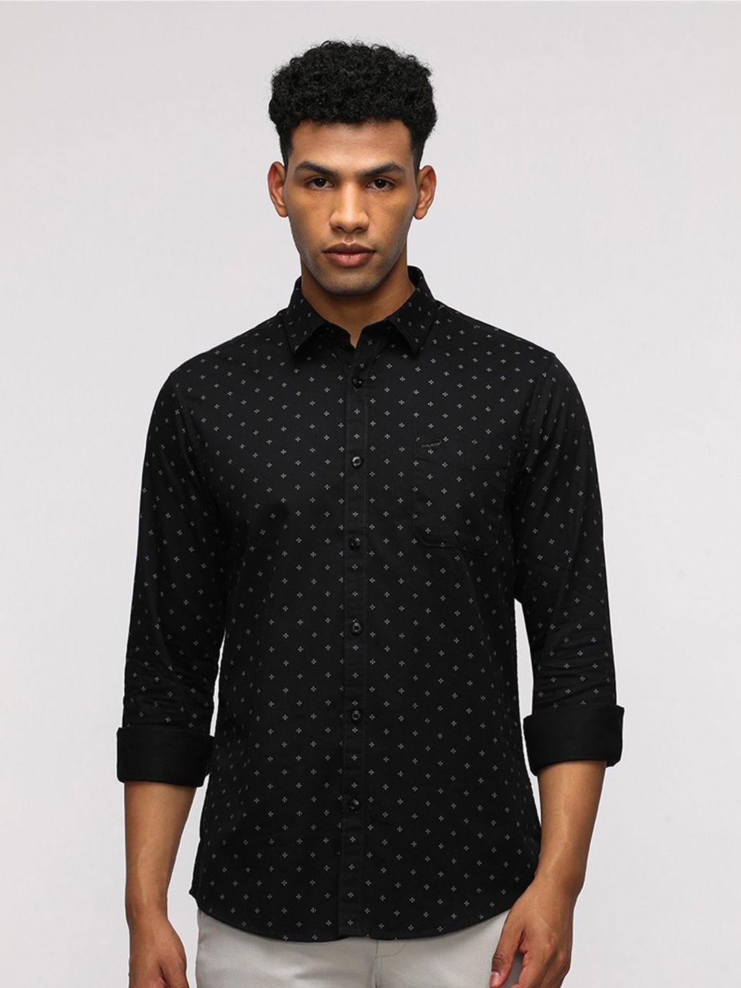 

Crocodile India Slim Fit Micro Ditsy Printed Spread Collar Pure Cotton Shirt, Black