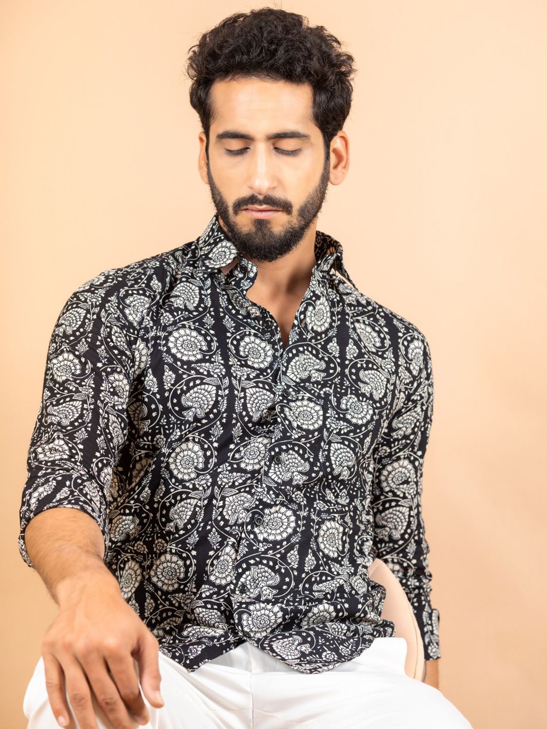 

Tistabene Men Standard Spread Collar Ethnic Motifs Printed Cotton Casual Shirt, Black