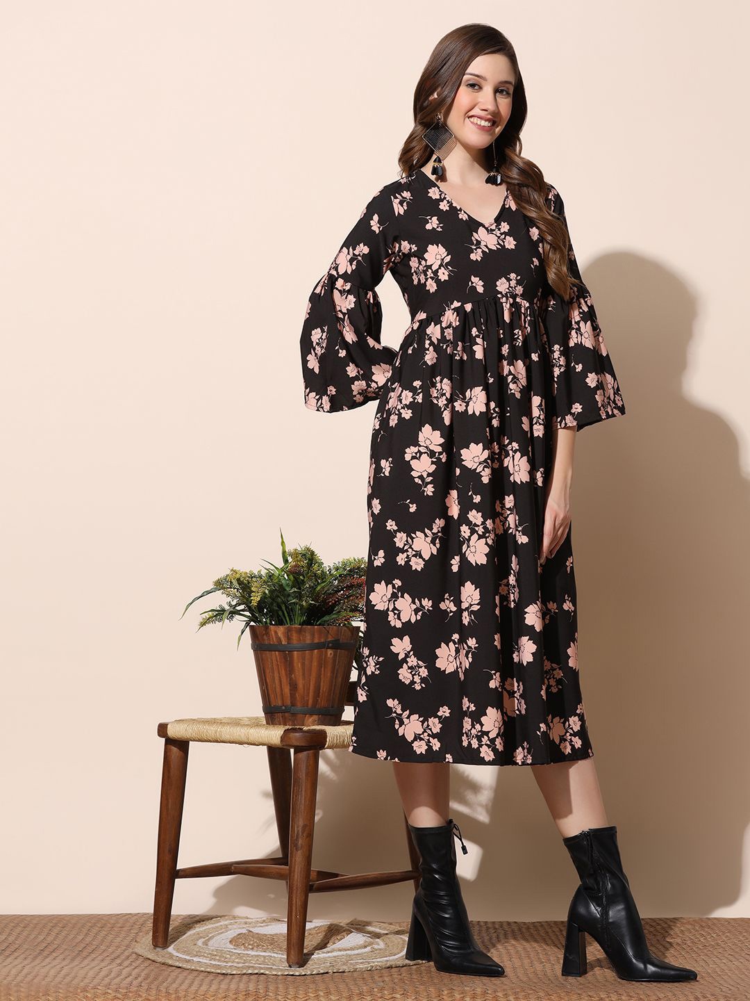 

BAESD Floral Women Print Bell Sleeve Crepe Empire Midi Dress, Black