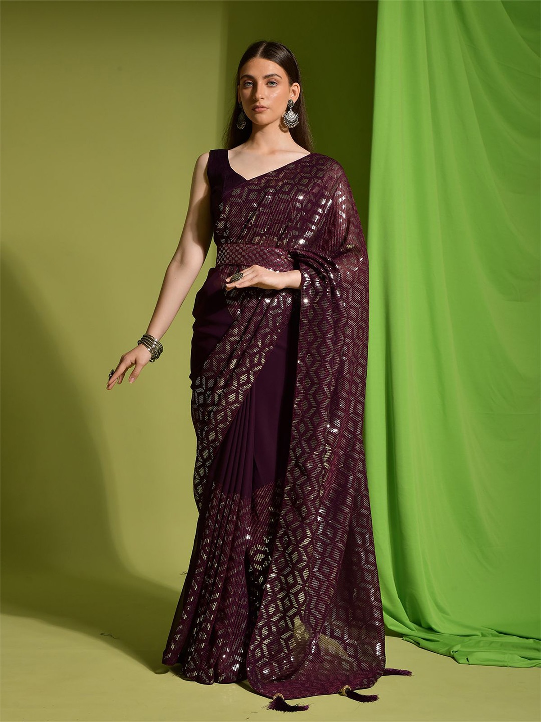 

ODETTE Ethnic Motifs Sequinned Poly Georgette Saree, Maroon