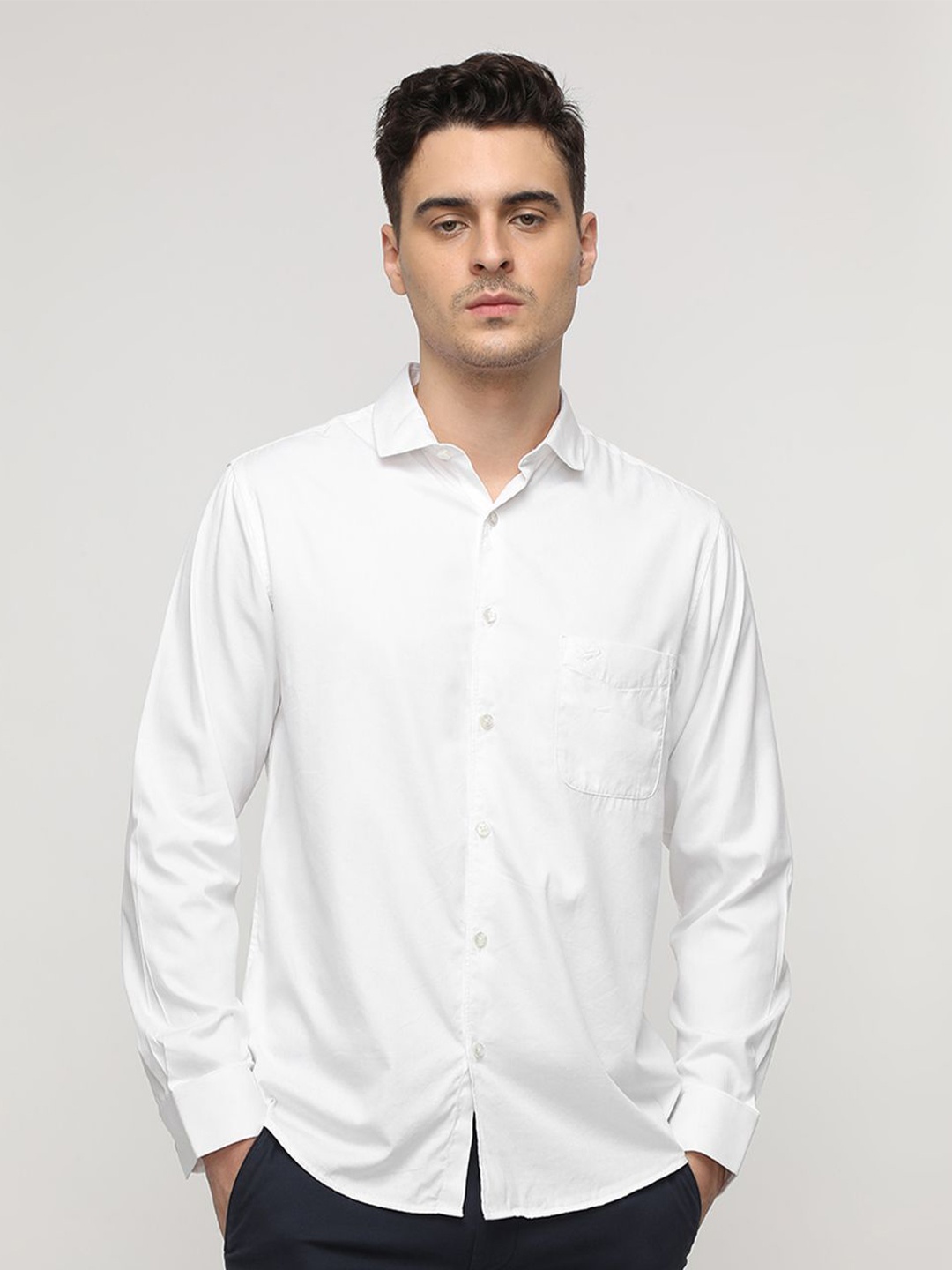 

Crocodile Men Comfort Spread Collar Solid Cotton Casual Shirt, White