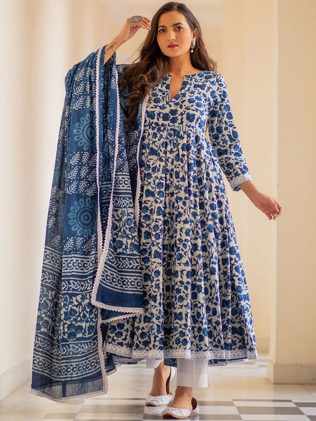

GoSriKi Floral Printed Notched Neck Anarkali Kurta With Trousers & Dupatta, Blue