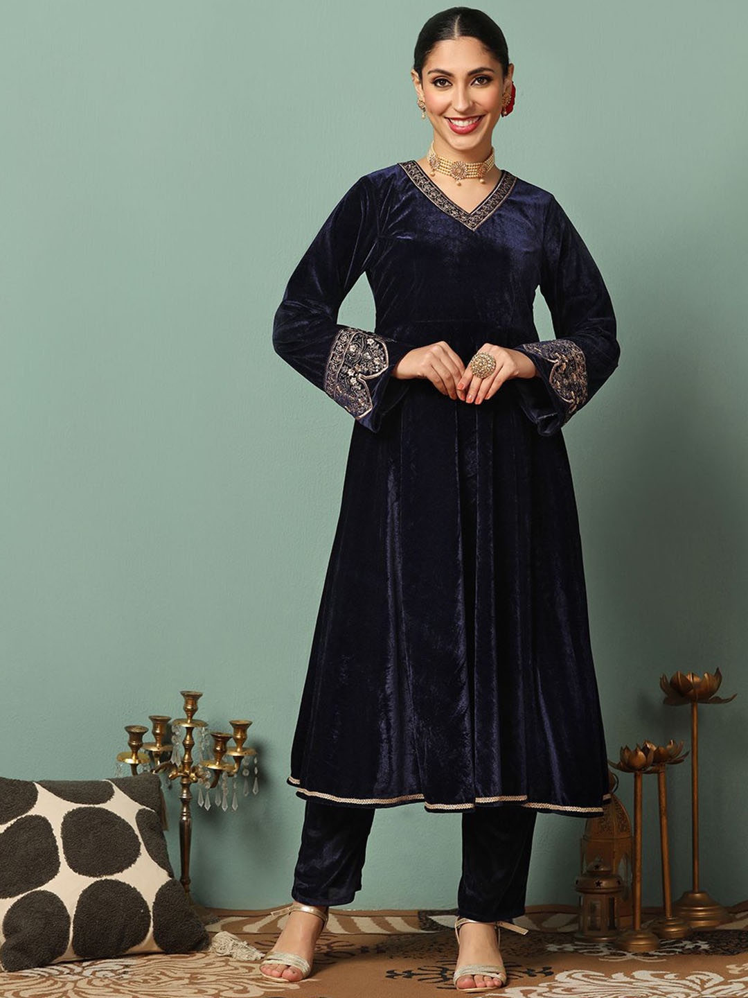 

FASHION DREAM Empire Thread Work Velvet A-Line Kurta With Trouser, Blue