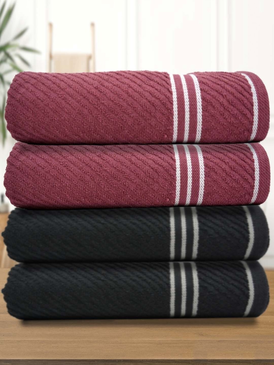 

Aura Burgundy & Black 4 Pieces Cotton 400 GSM Bath Towel