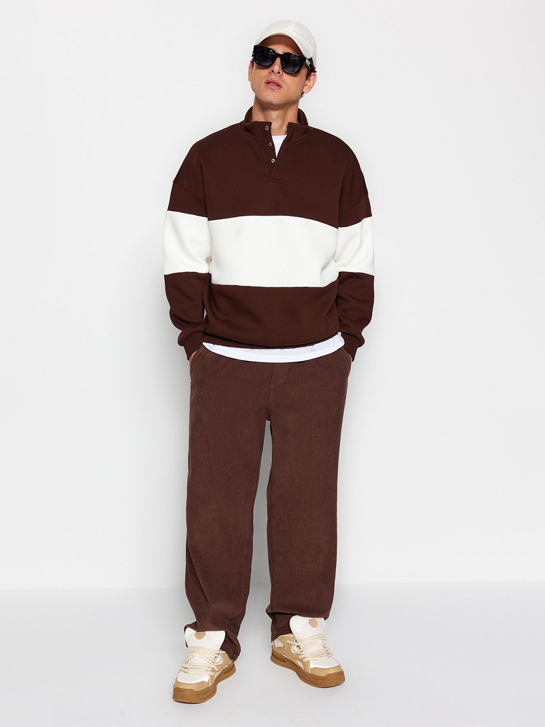 

Trendyol Men Colourblocked Sweatshirt, Brown