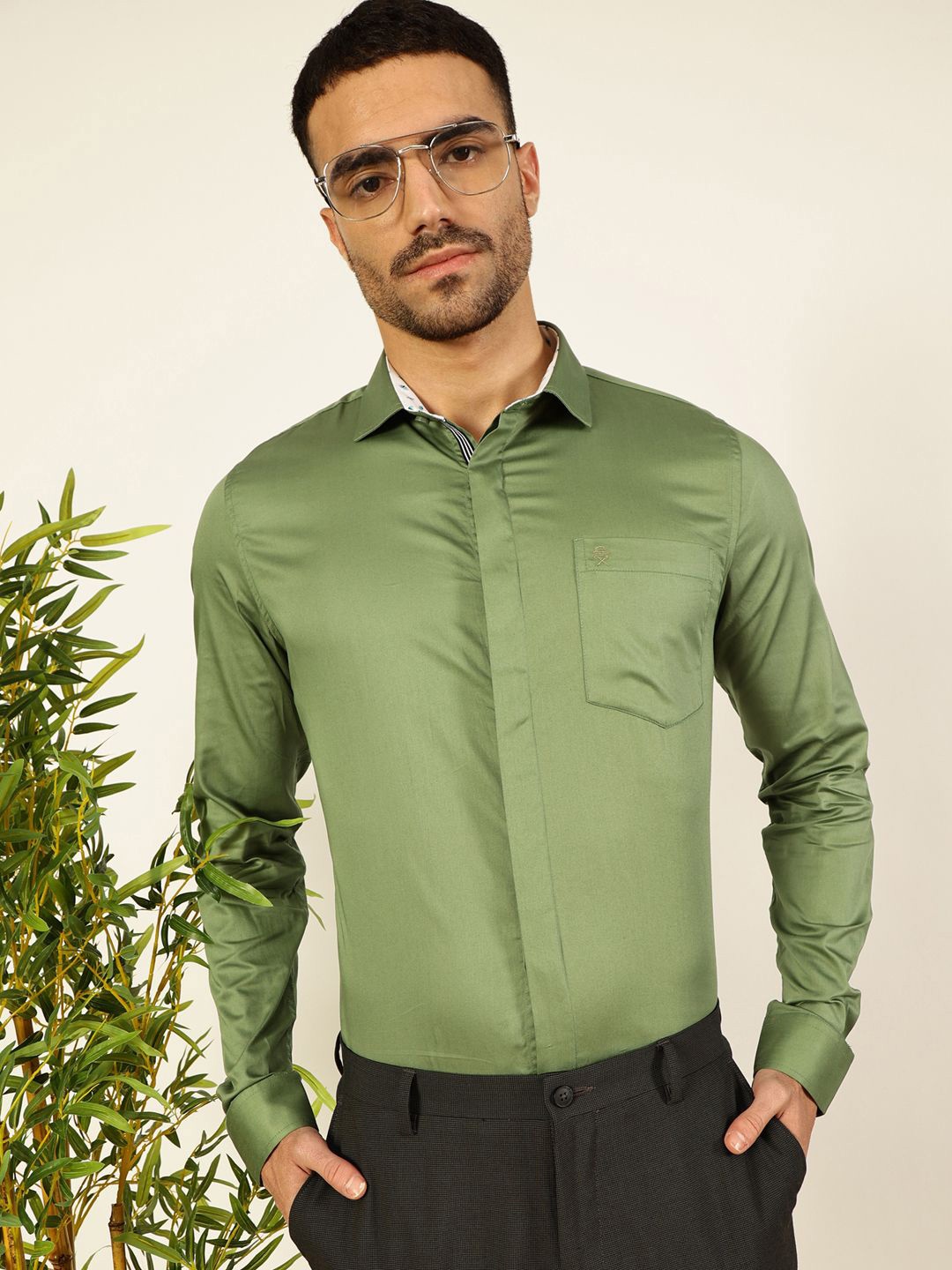

Thomas Scott Men Premium Cutaway Collar Solid Cotton Formal Shirt, Green