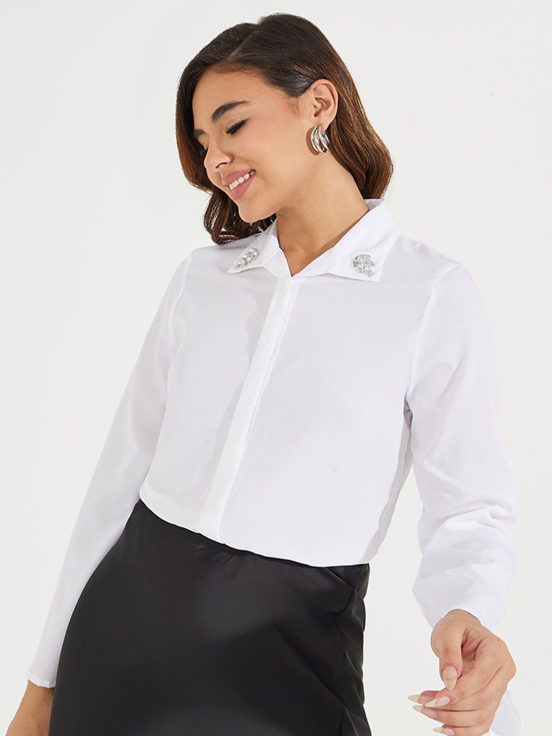 

Women Embellished Collar Regular Fit Shirt with Concealed Placket, Off white