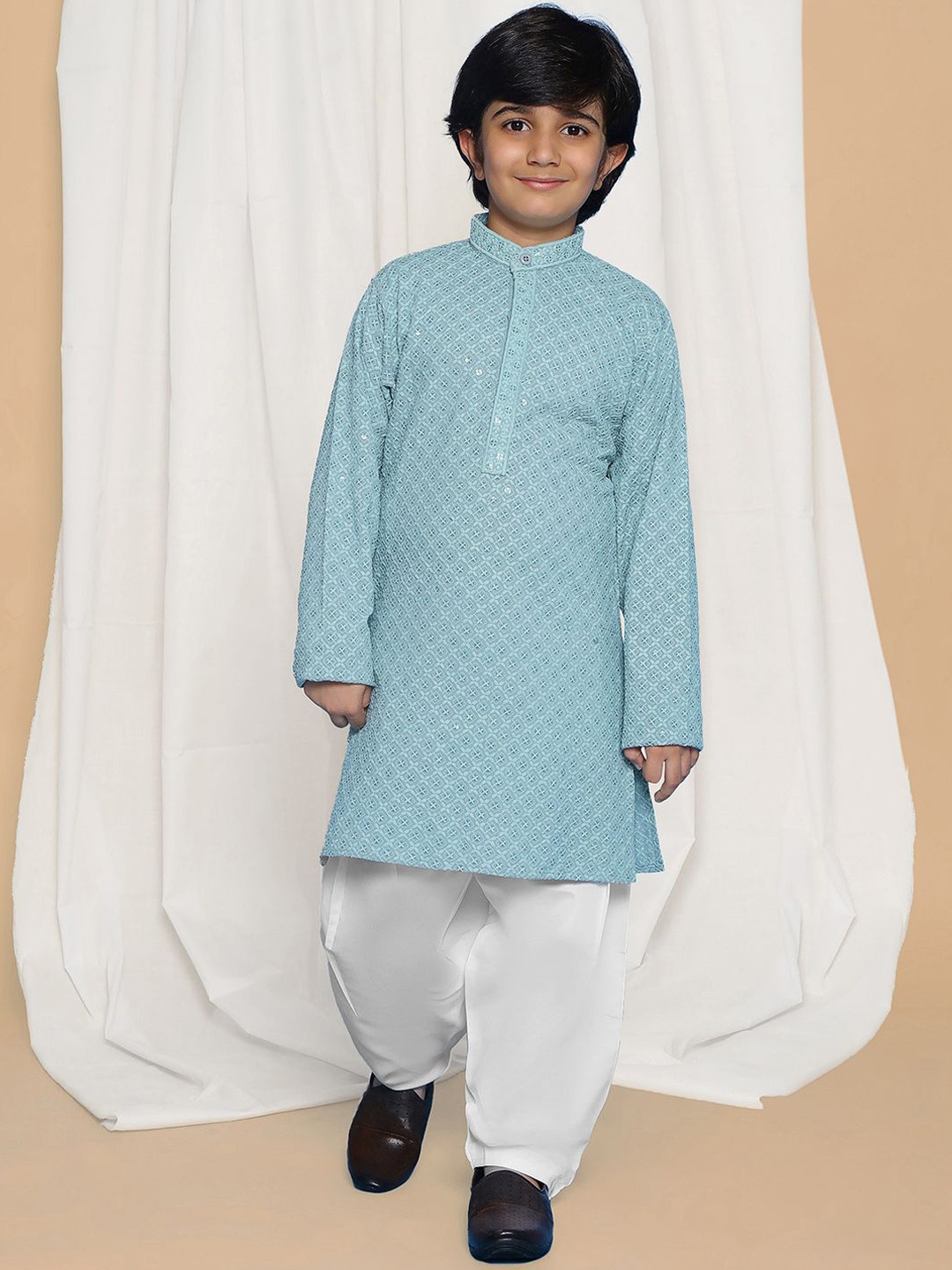 

Aj DEZInES Boys Ethnic Motifs Embroidered Sequinned Kurta with Pyjama, Blue