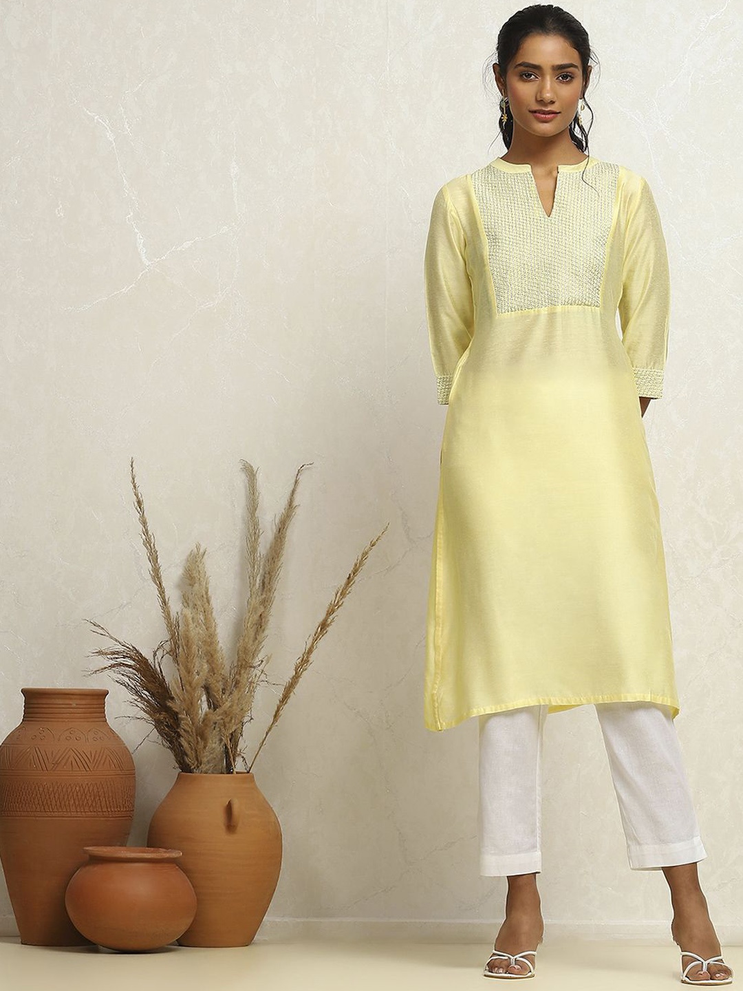 

Biba Geometric Yoke Design Straight Kurta, Yellow