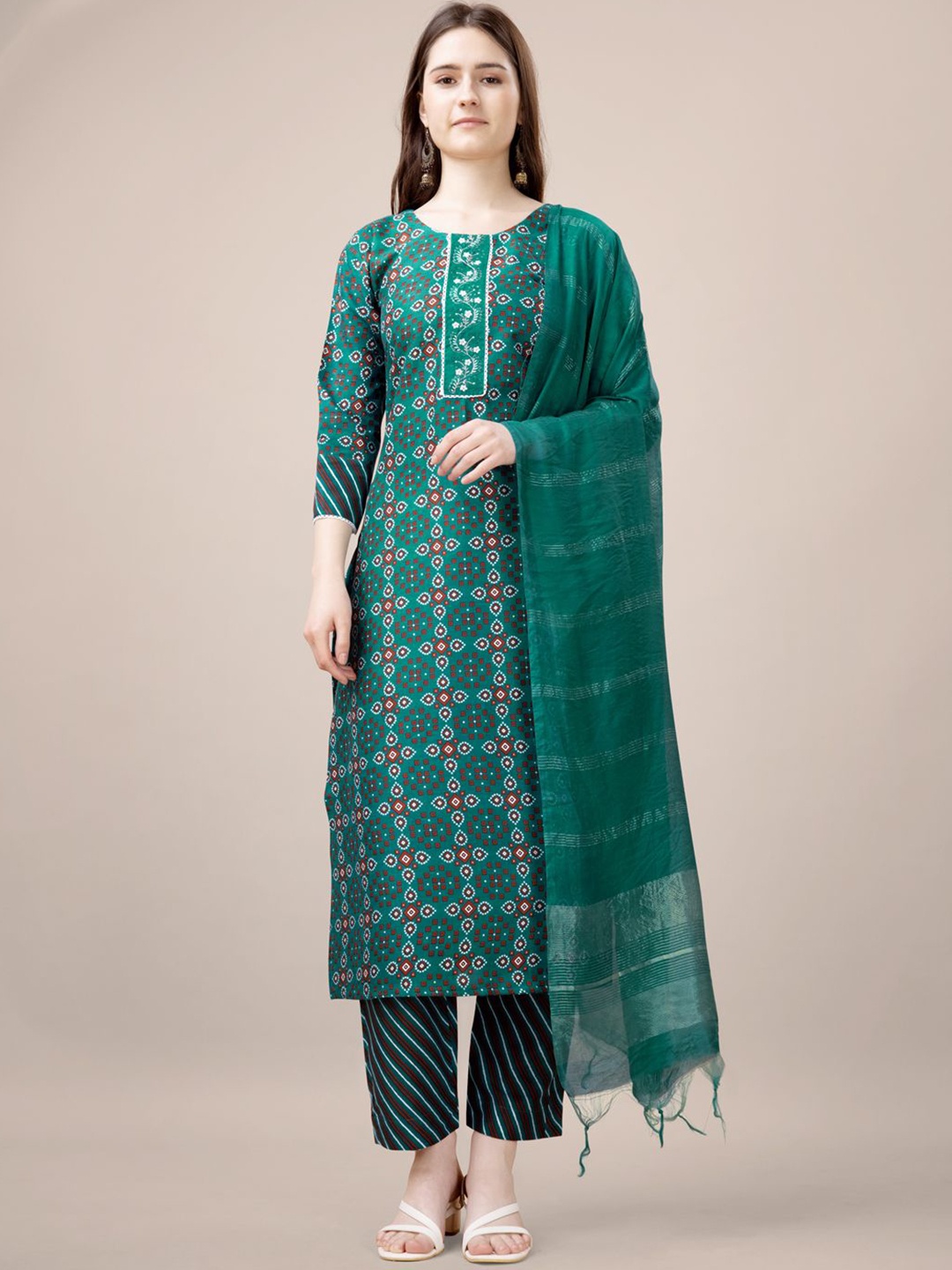 

Rujave Geometric Printed Straight Kurta & Trousers With Dupatta, Green