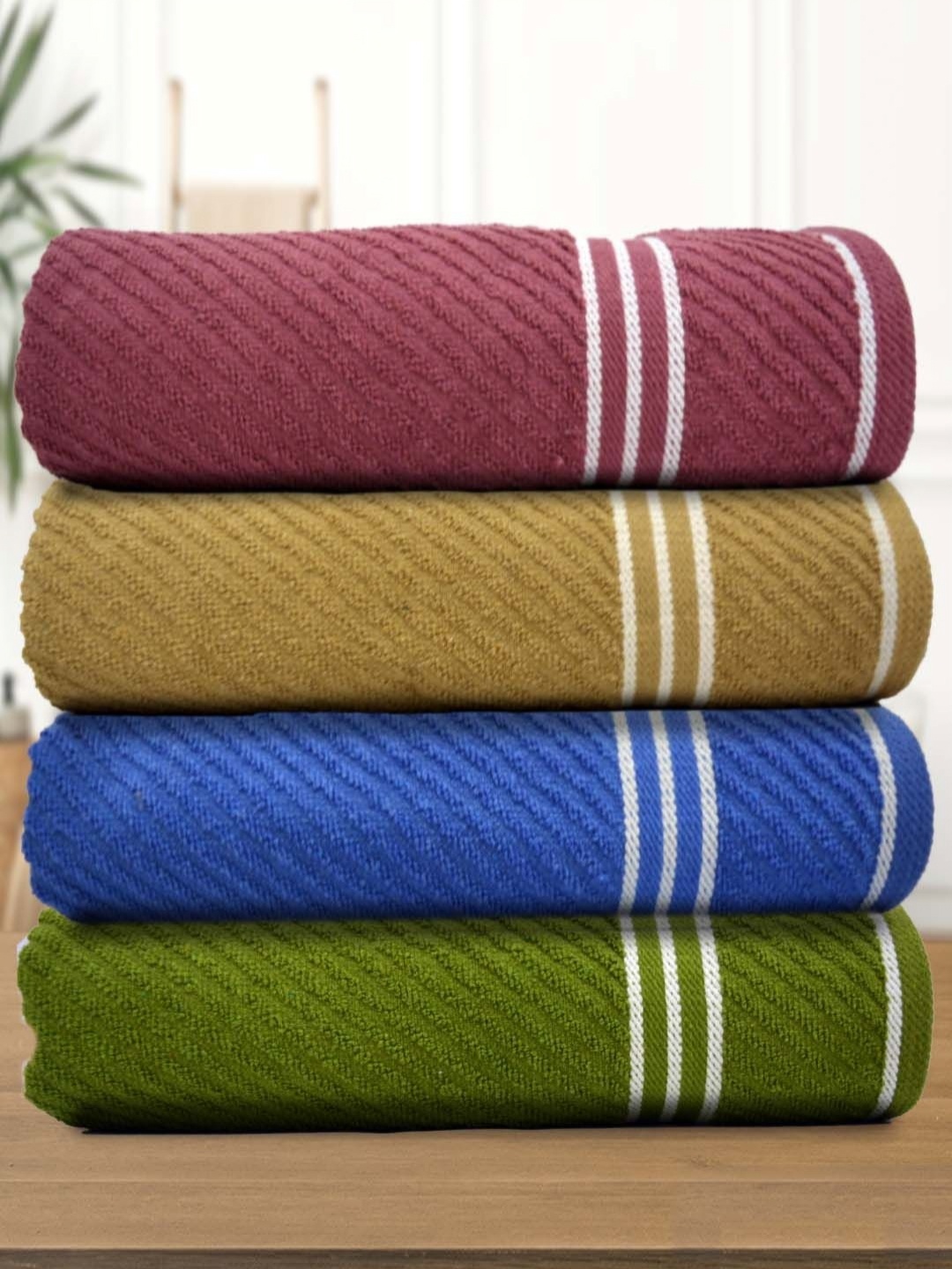 

Aura Burgundy & Green 4 Pieces Cotton 400 GSM Bath Towel