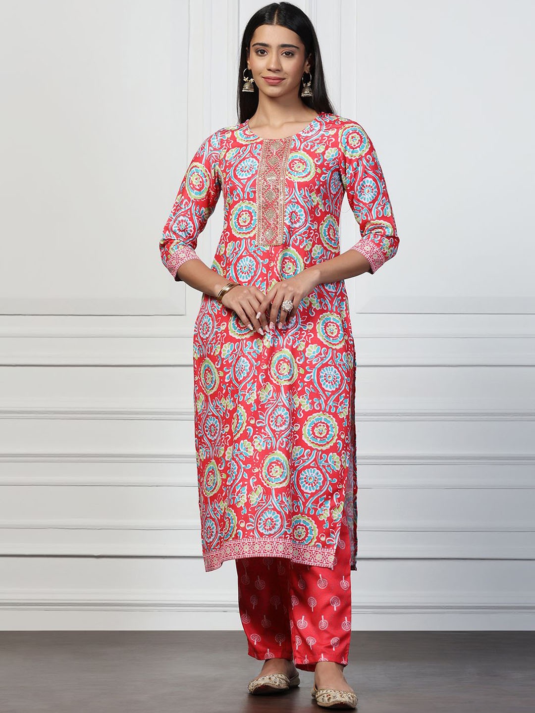 

BAESD Floral Printed Regular Straight Kurta with Trousers, Red