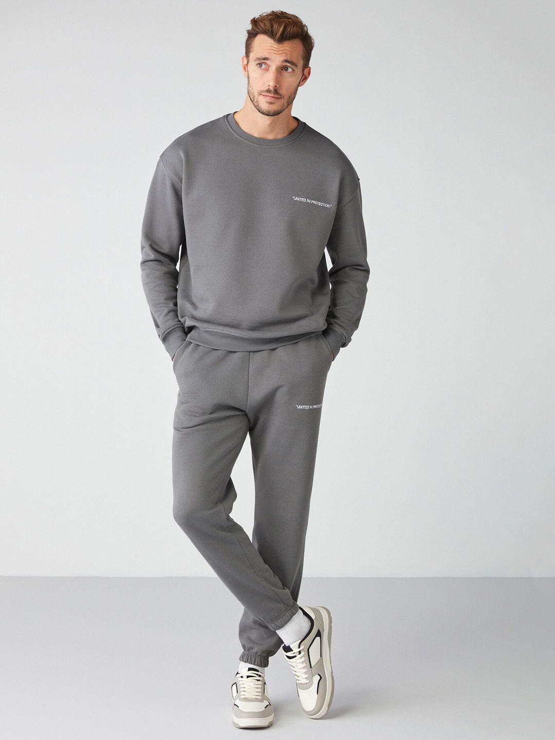 

GRIMELANGE Men Round Neck Tracksuits, Grey