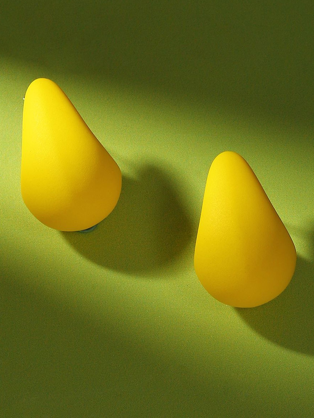 

SOHI The Medium Contemporary Studs, Yellow