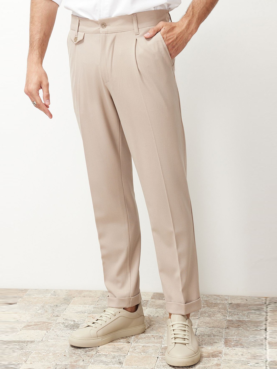 

Trendyol Men Solid Pleated Trousers, Beige