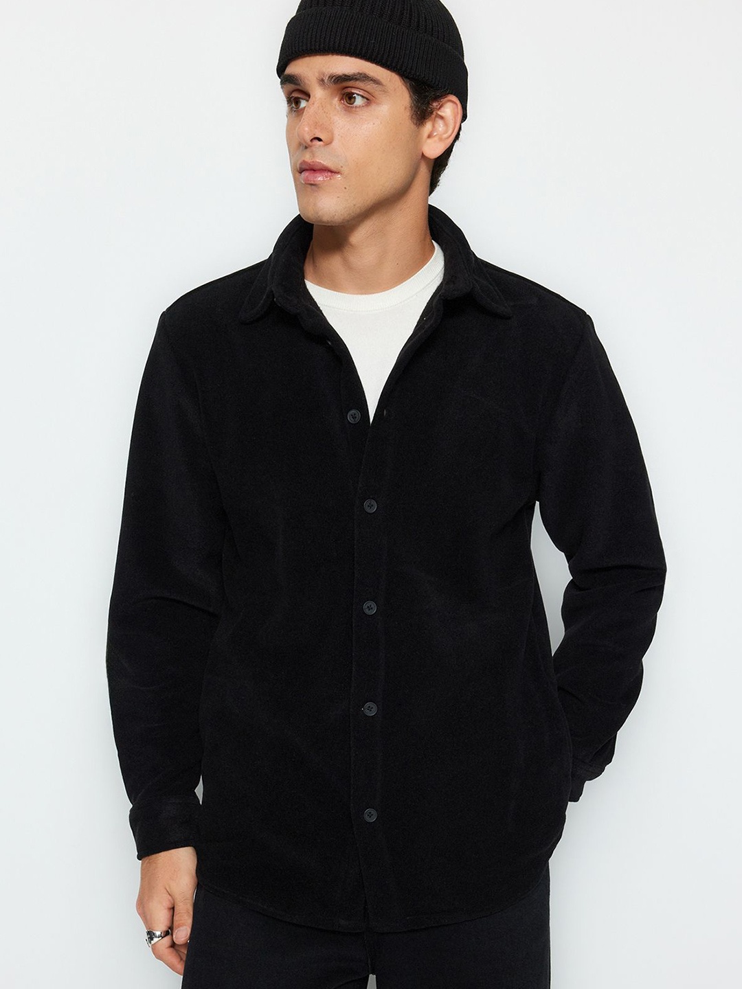 

Trendyol Men Spread Collar Solid Casual Shirt, Na