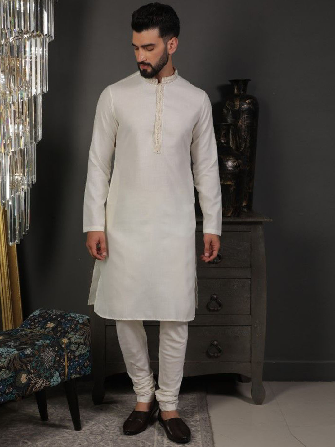 

DEYANN Mandarin Collar Straight Kurta With Churidar, Off white