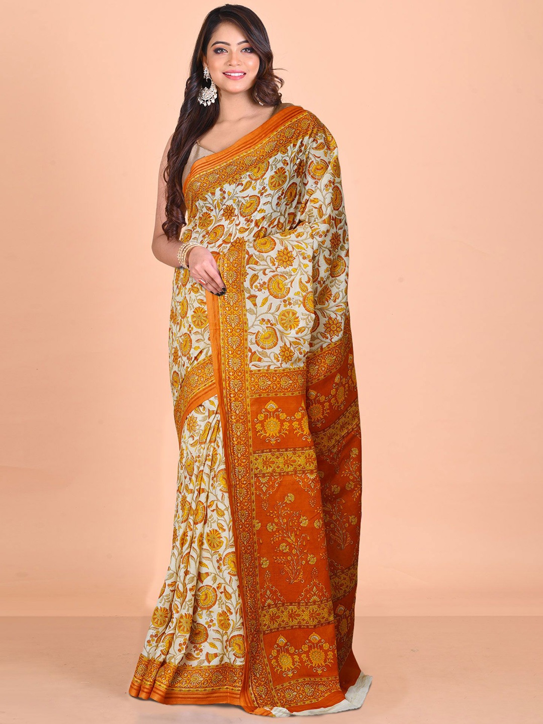 

Unnati Silks Floral print Handloom Block Print Saree, Cream