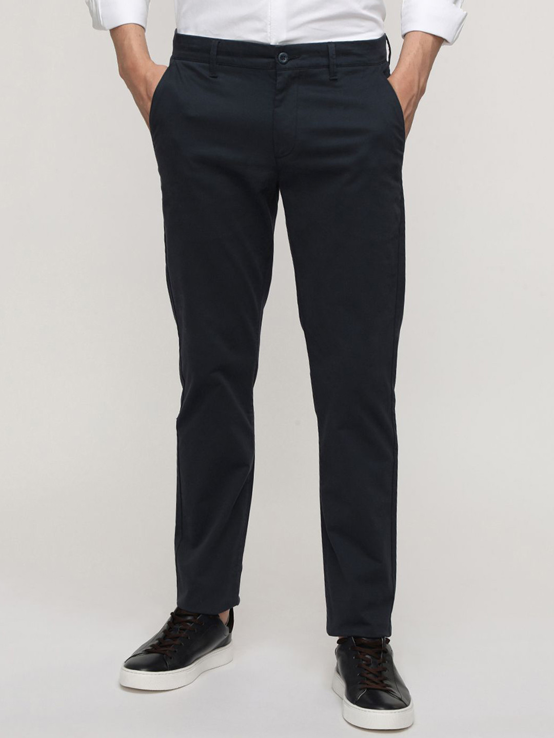 

Crocodile Sport Men Slim Fit Mid-Rise Easy Wash Regular Trousers, Navy blue