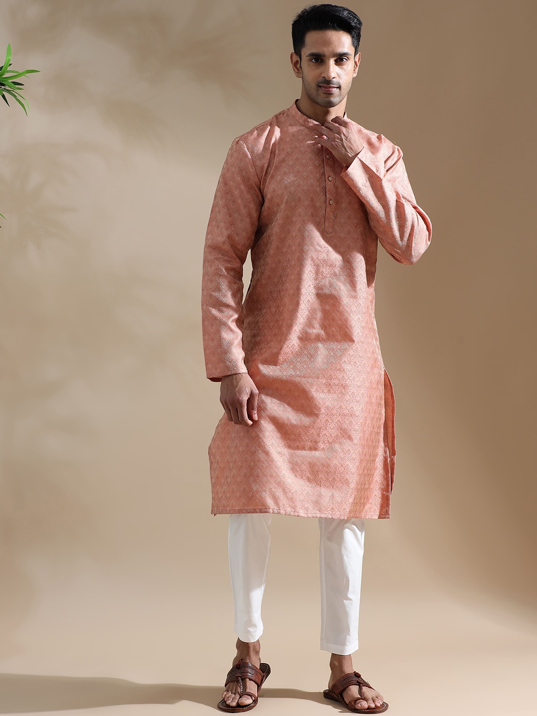 

FILORI Geometric Embroidered Mandarin Collar Straight Kurta With Pyjama, Peach