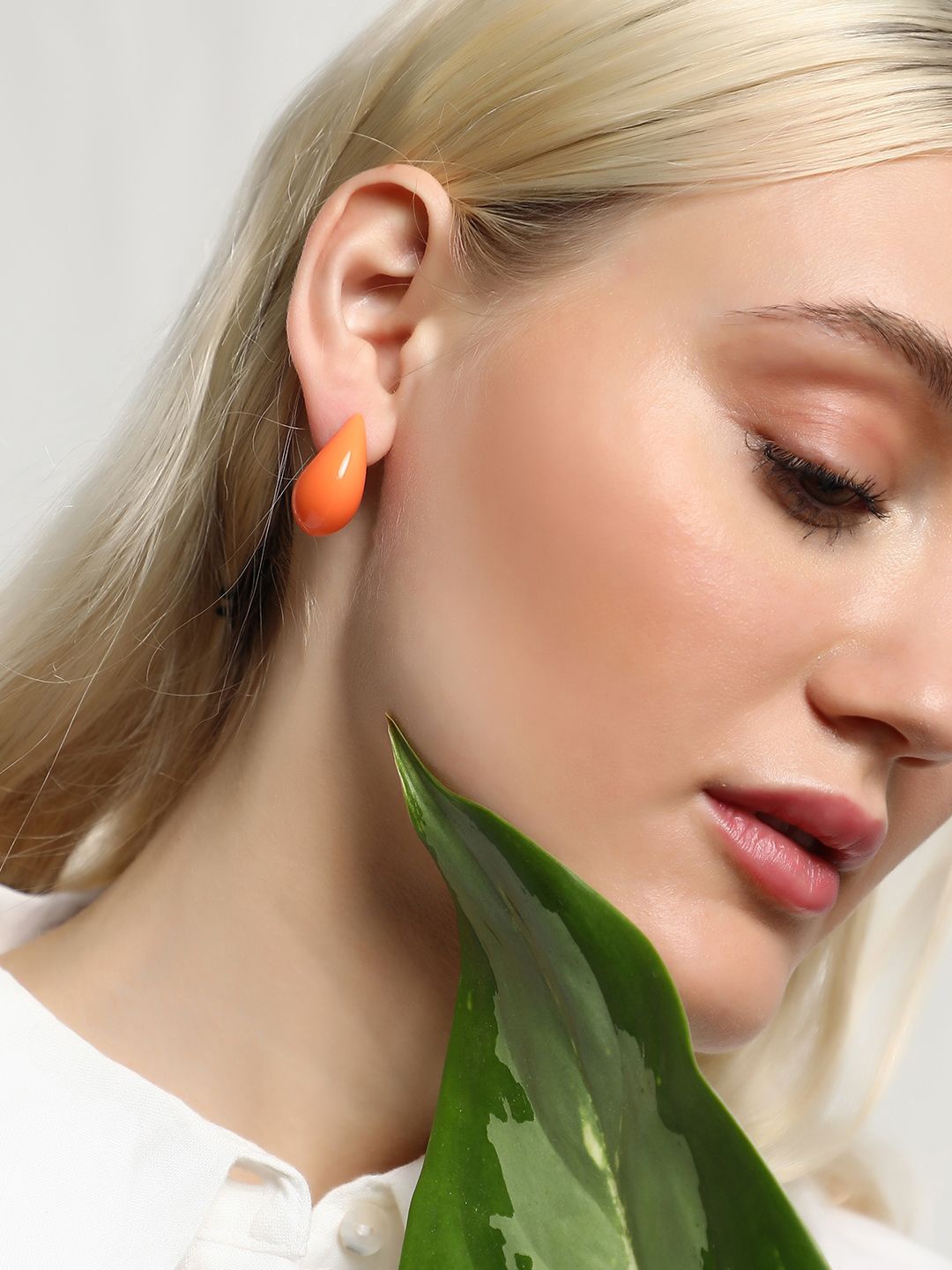 

SOHI Teardrop Shaped Studs, Orange