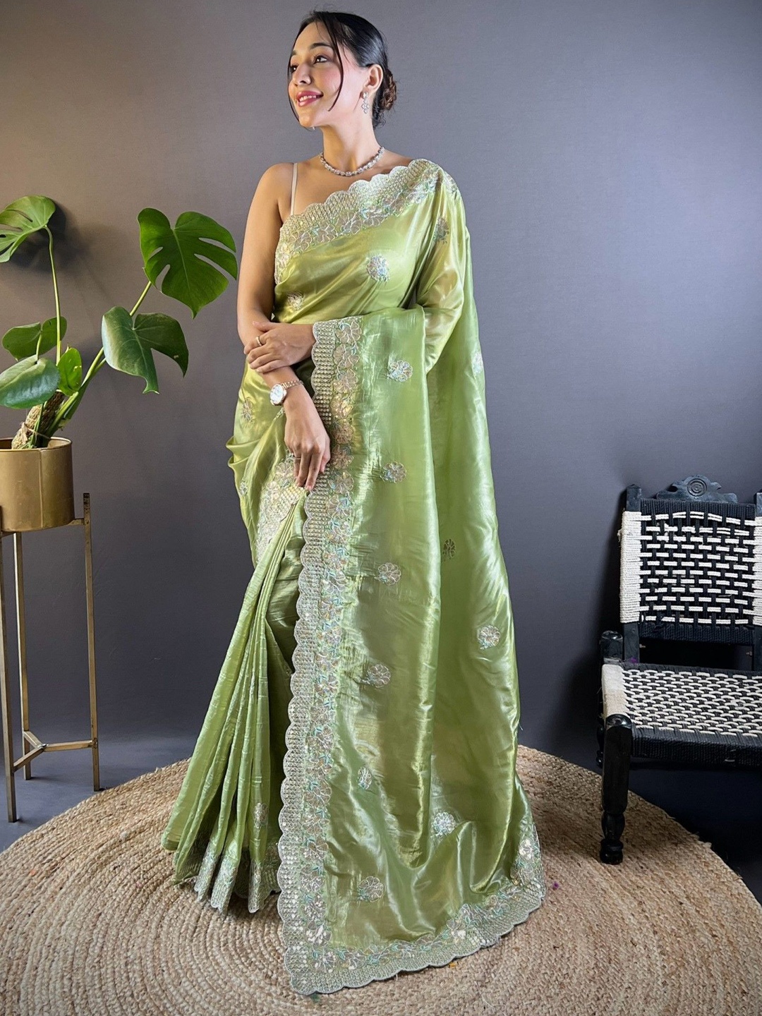 

Munir Ethnic Motifs Embroidered Silk Blend Saree, Green