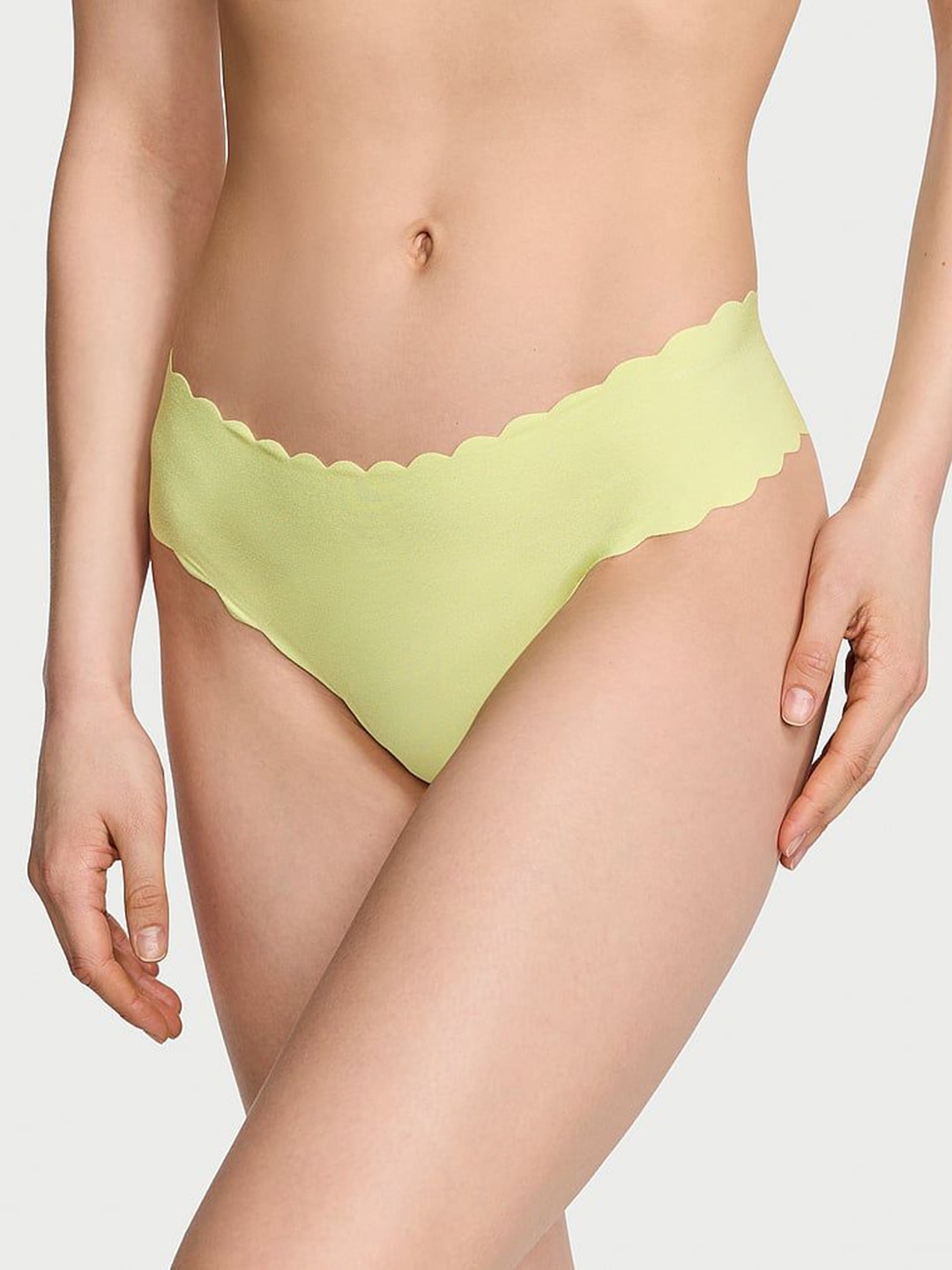 

Victoria's Secret Low-Rise Thong Briefs1121424796U6, Yellow