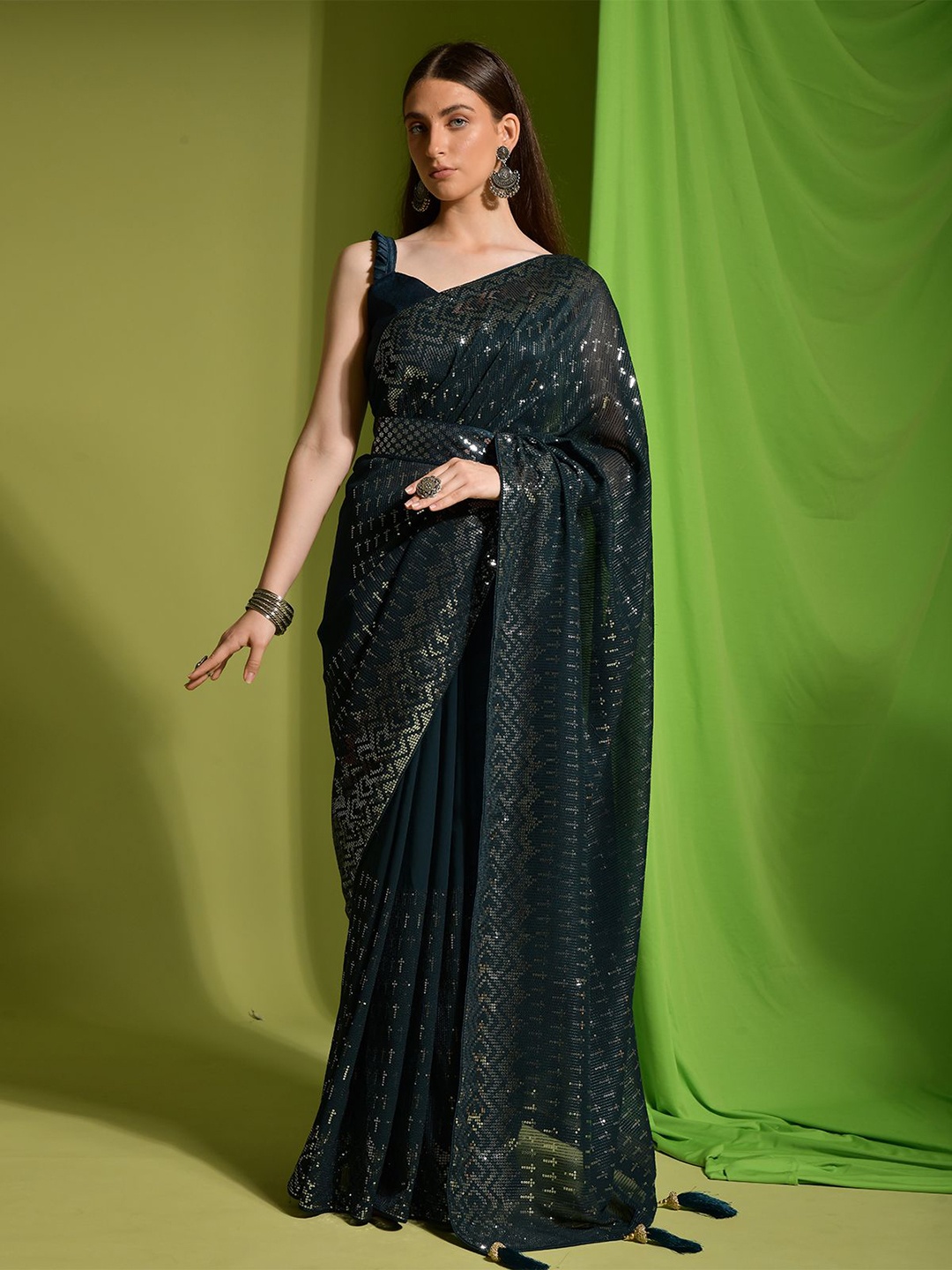

ODETTE Sequinned Embellished Belted Saree, Green