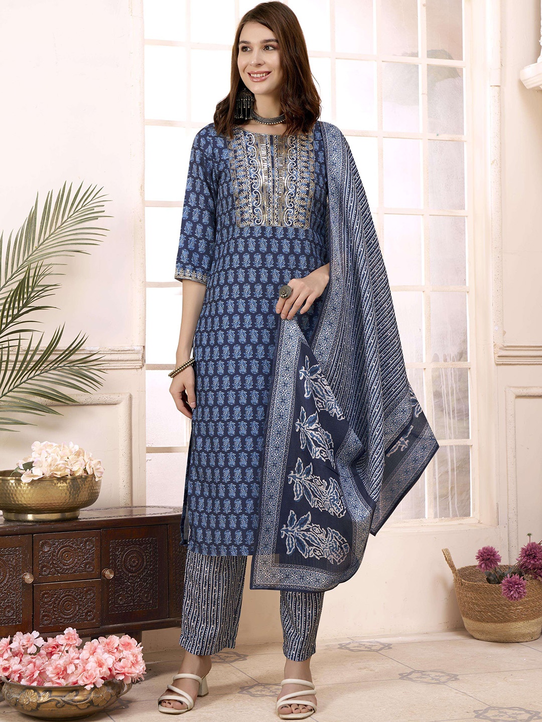 

Anouk Rustic Floral Printed Regular Thread Work Viscose Rayon Kurta with Trousers With Dupatta, Navy blue