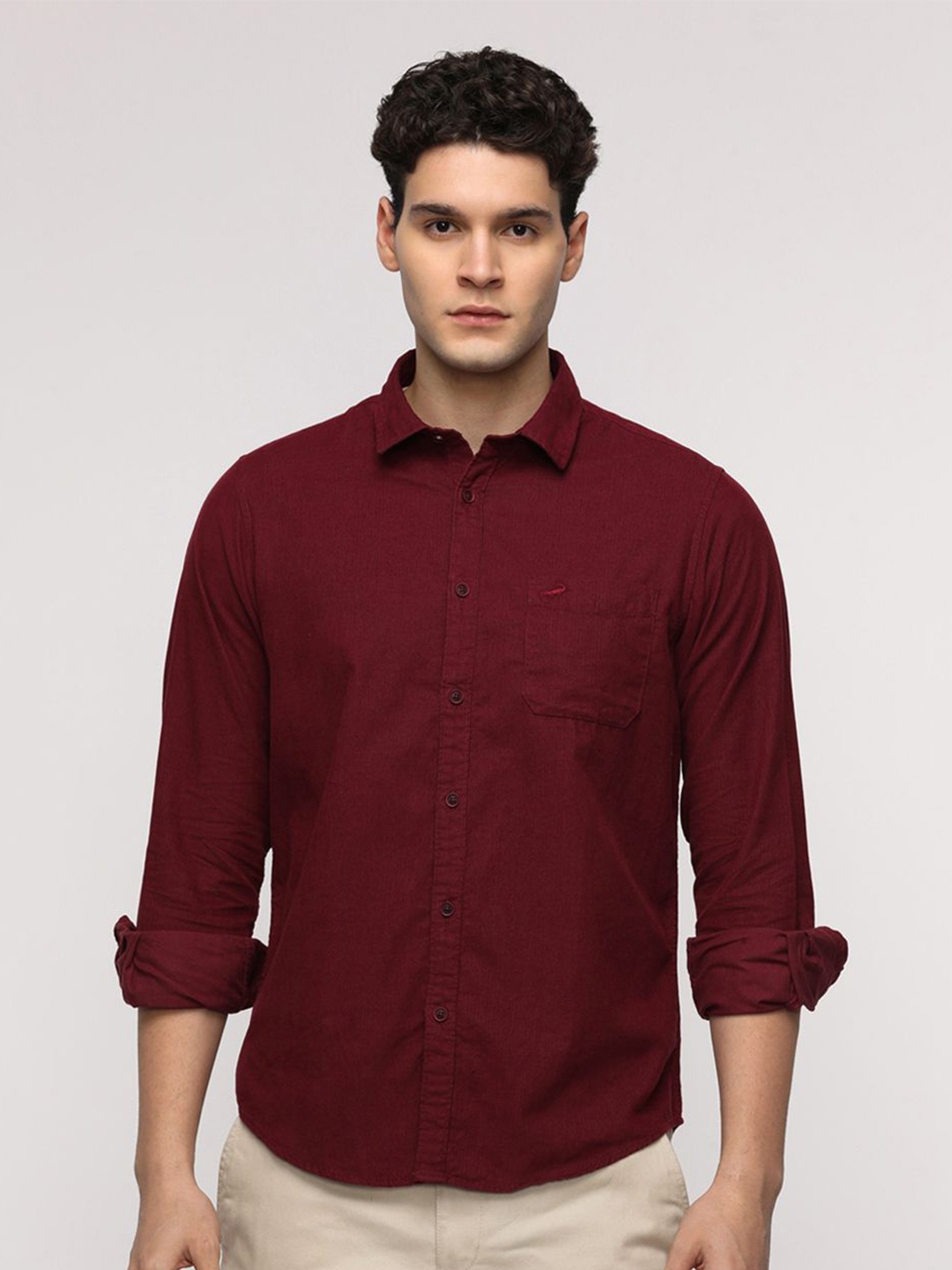 

Crocodile Men Comfort Spread Collar Solid Cotton Casual Shirt, Red