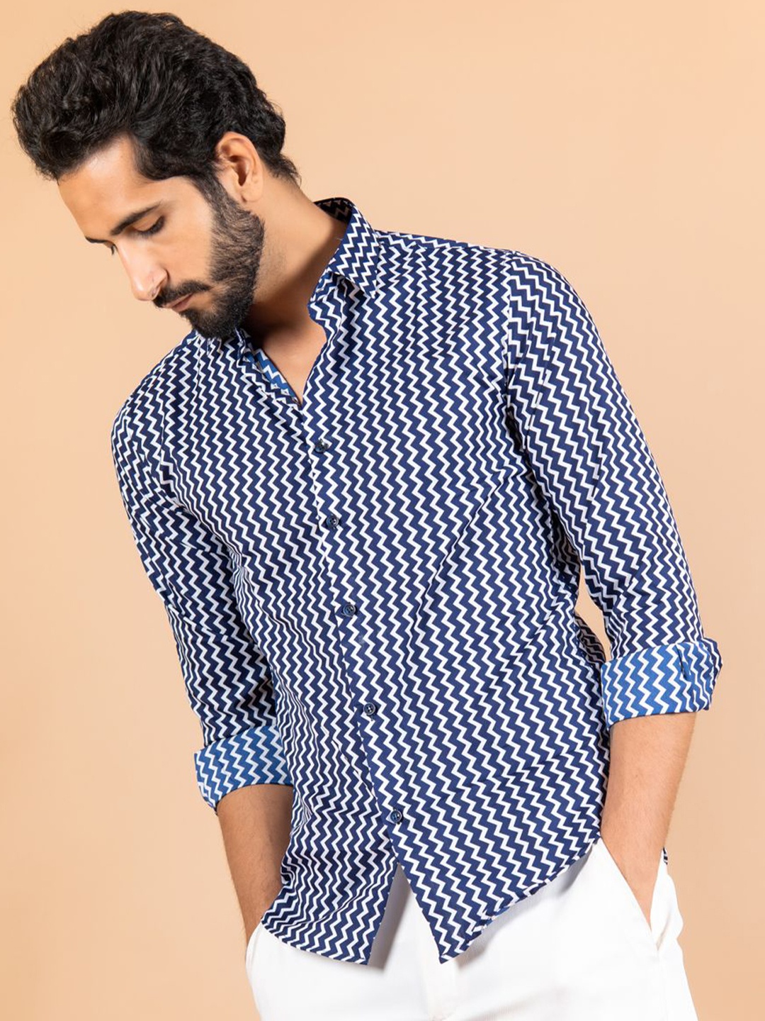 

Tistabene Men Standard Spread Collar Chevron Printed Crepe Casual Shirt, Navy blue