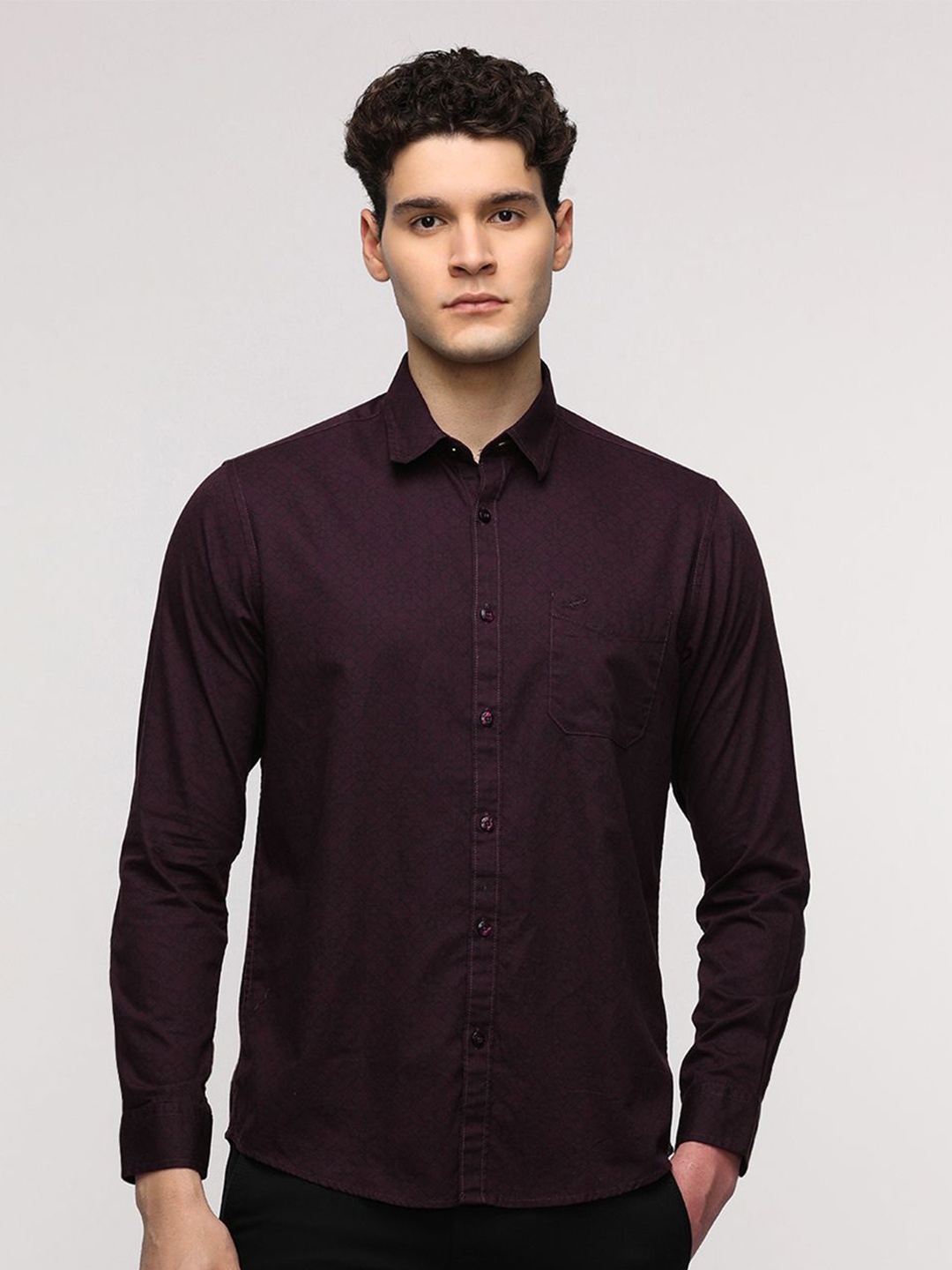 

Crocodile Men Comfort Spread Collar Textured Cotton Casual Shirt, Purple