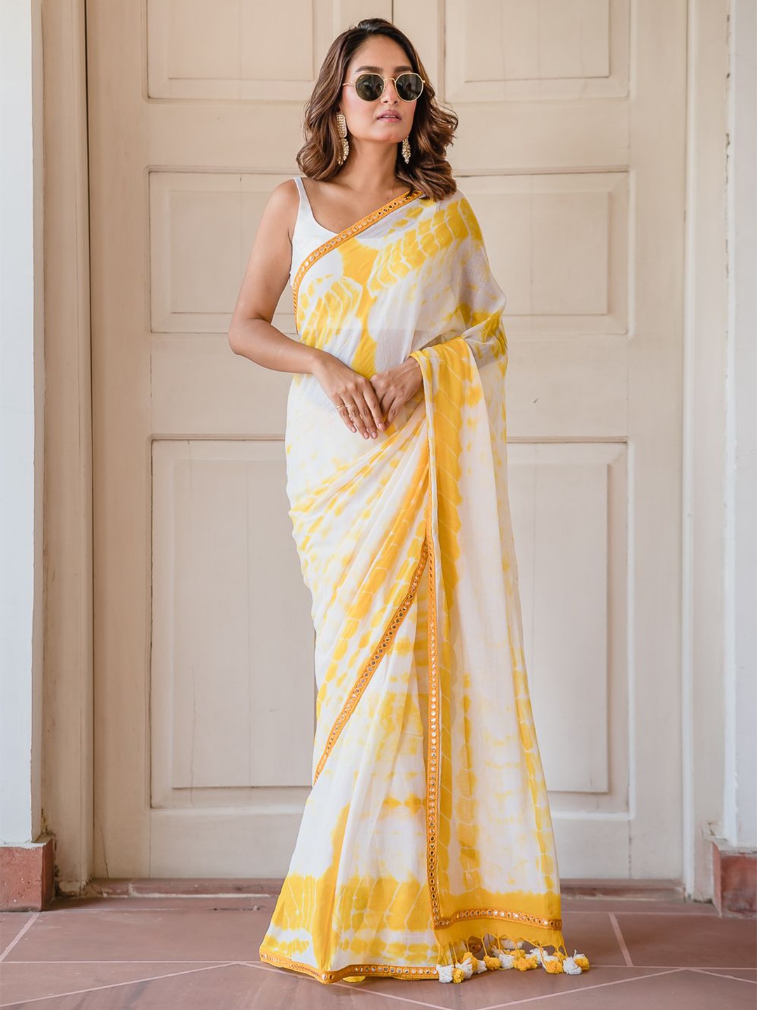 

RODDUR Mirror Work Pure Cotton Holi Saree, Yellow