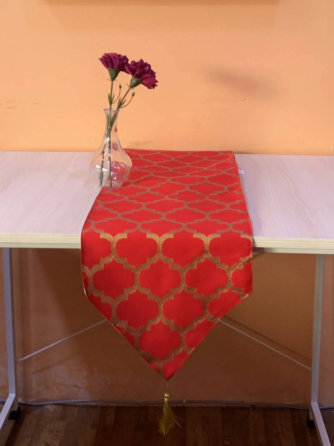

Pink Parrot Red & Gold Toned Geometric Printed Table Runners