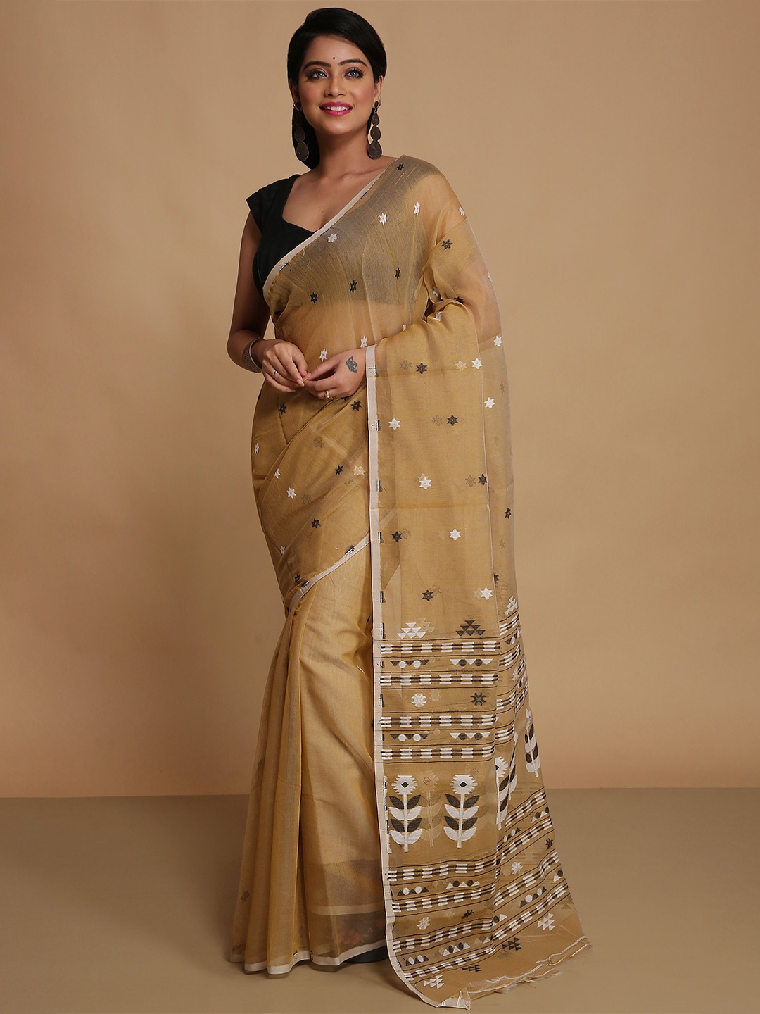 

BENGAL HANDLOOM Woven Design Zari Jamdani Saree, Beige