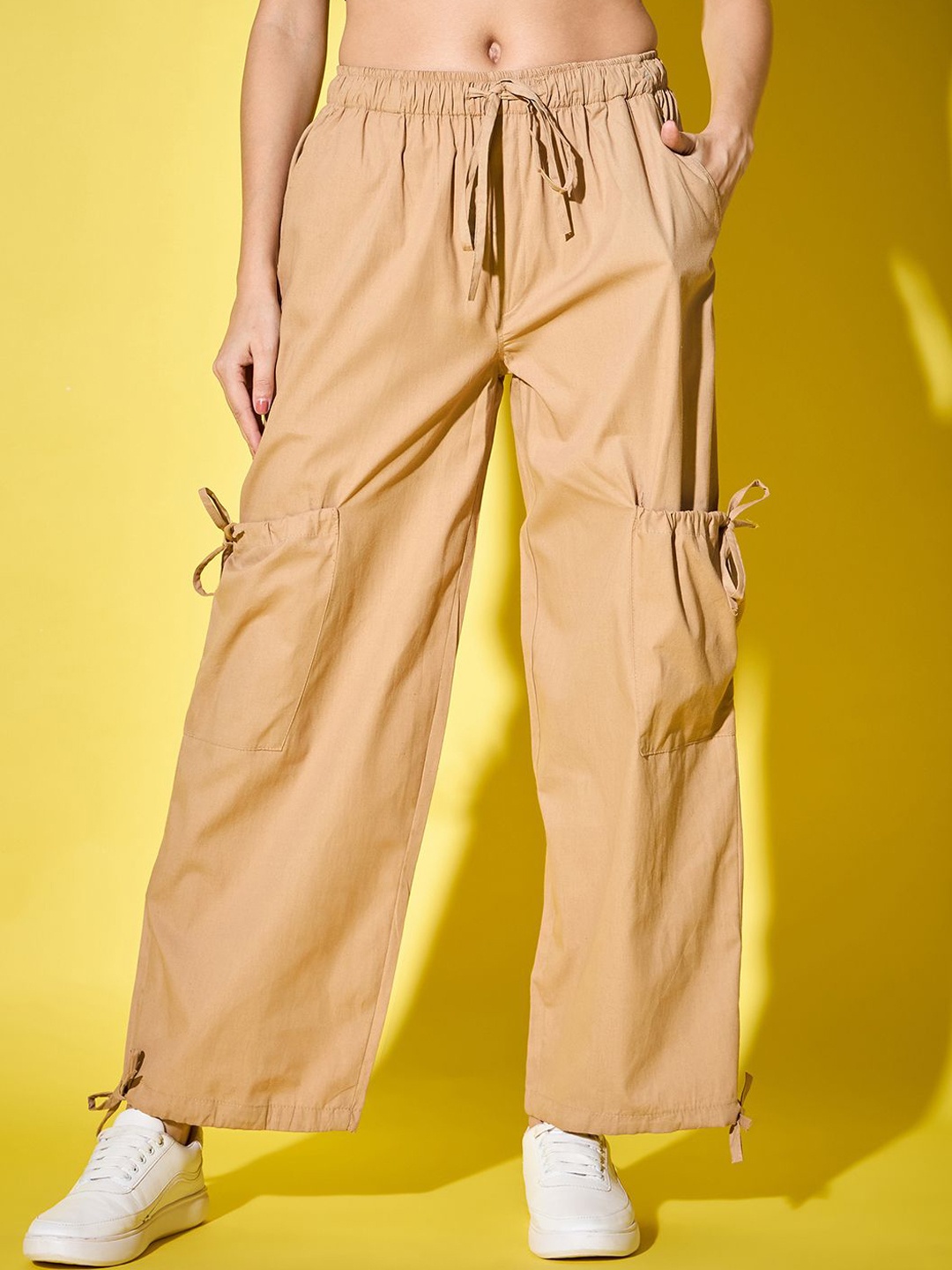 

BUY NEW TREND Women Solid Relaxed Straight Fit High-Rise Cargos Trousers, Beige