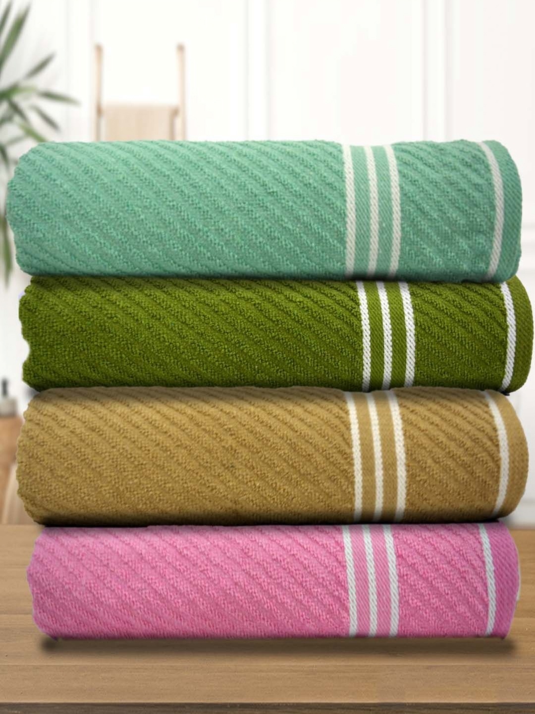 

Aura Athom Living Green & Pink 4 Pieces Striped 400 GSM Bath Towel