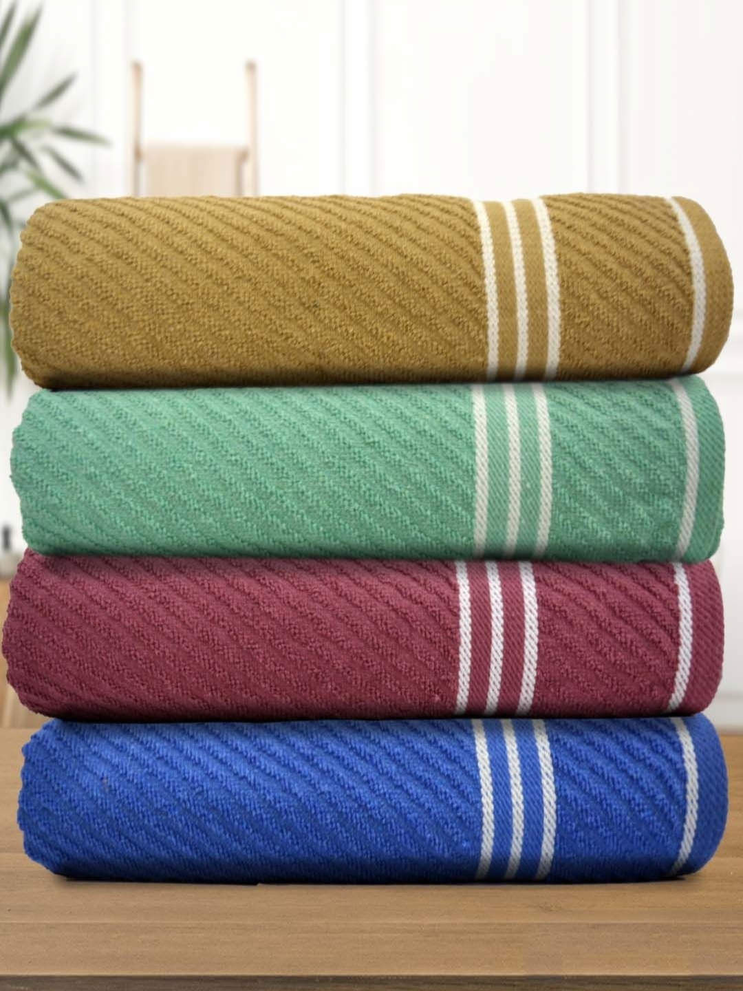 

Aura Green & Burgundy 4 Cotton 400 GSM Bath Towel