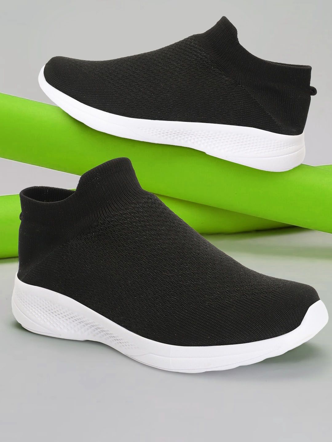 

SPRENGE Men Lightweight Slip-On Sneakers, Black