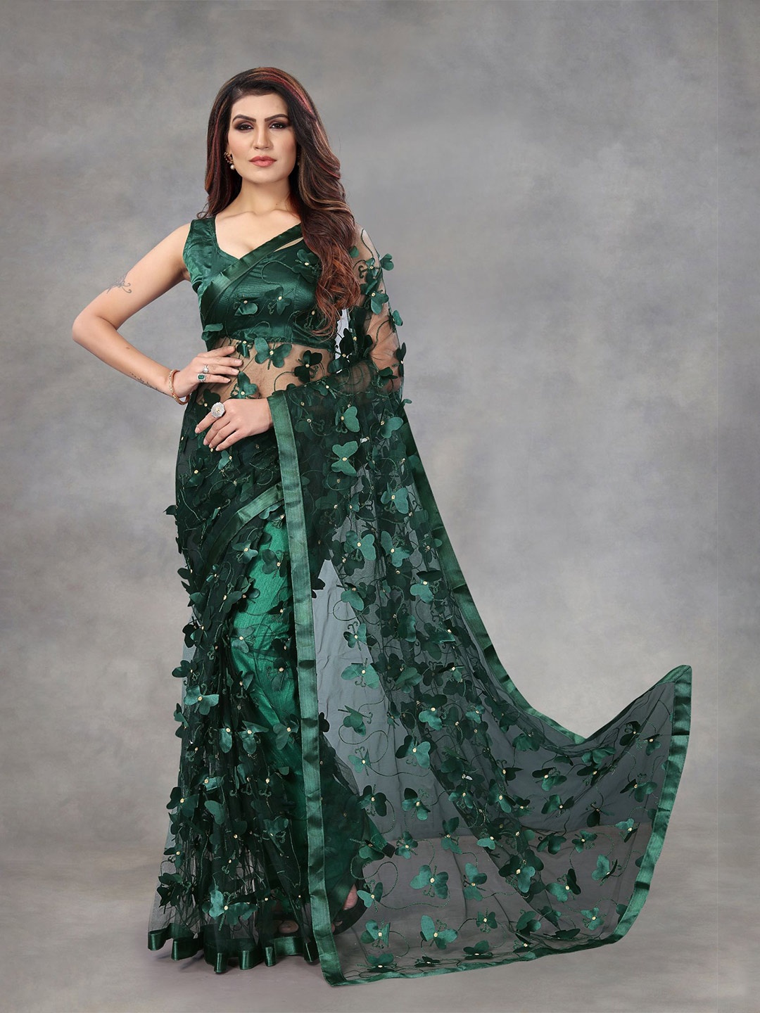 

Aika Embellished Net Saree, Green